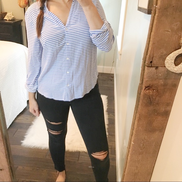 Chico's Tops - Chico’s size 1 blue & white striped hi low blouse
